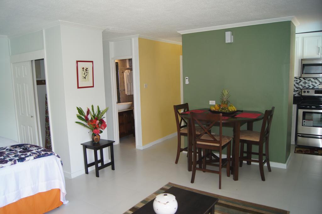 Alva Mae Apartment Ocho Rios Exterior photo